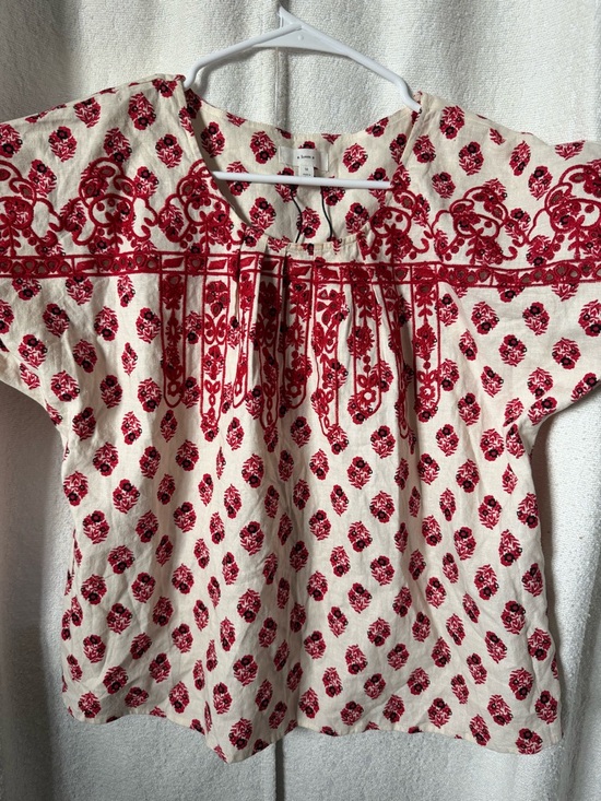 A Loves A Tops - a loves a Beautiful Red Medium Floral Blouse Lightweight